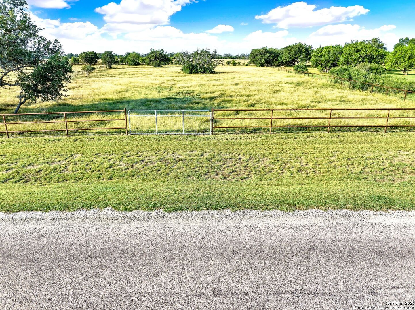 main property photo 3