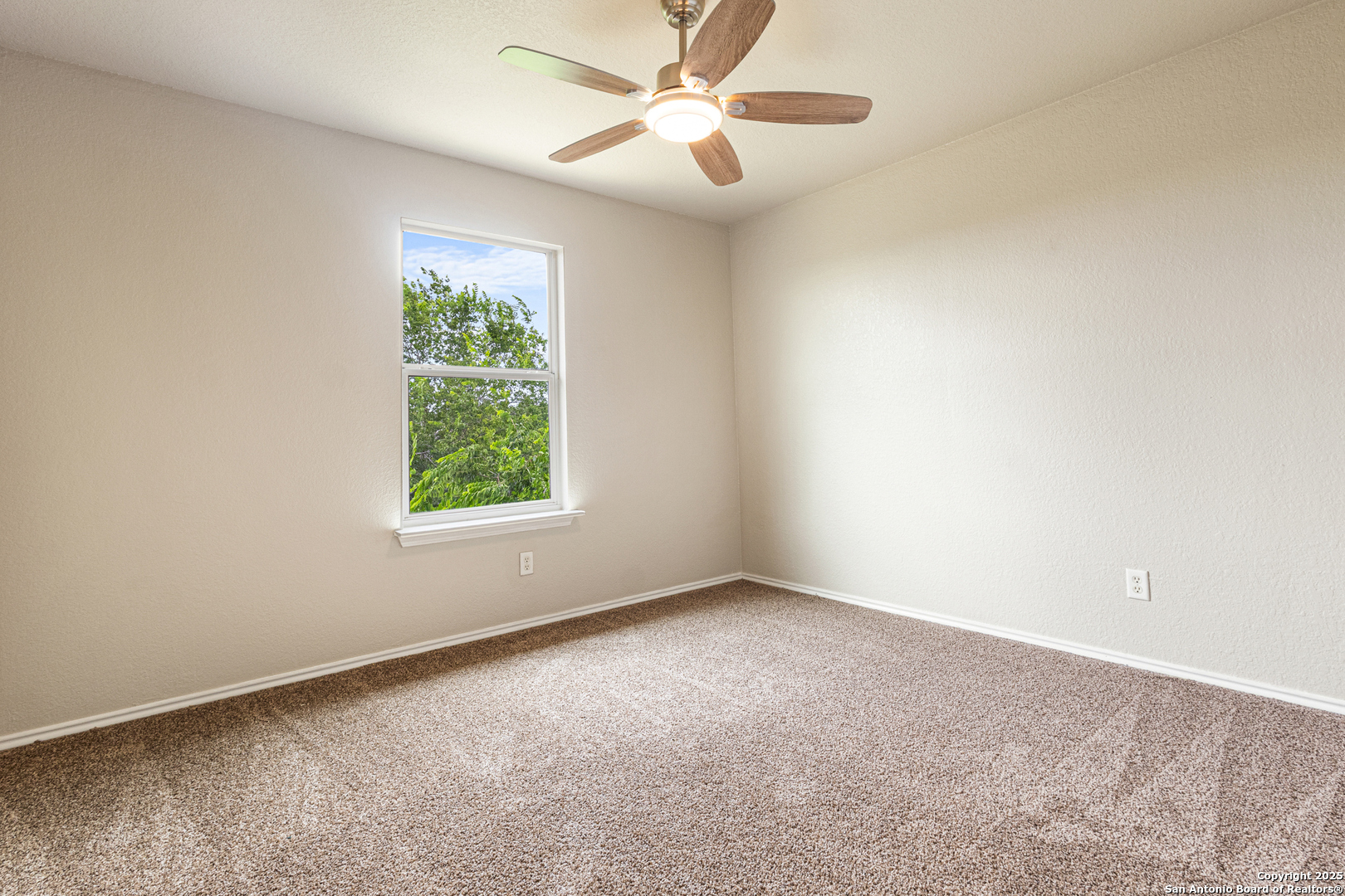 property viewer photo 21
