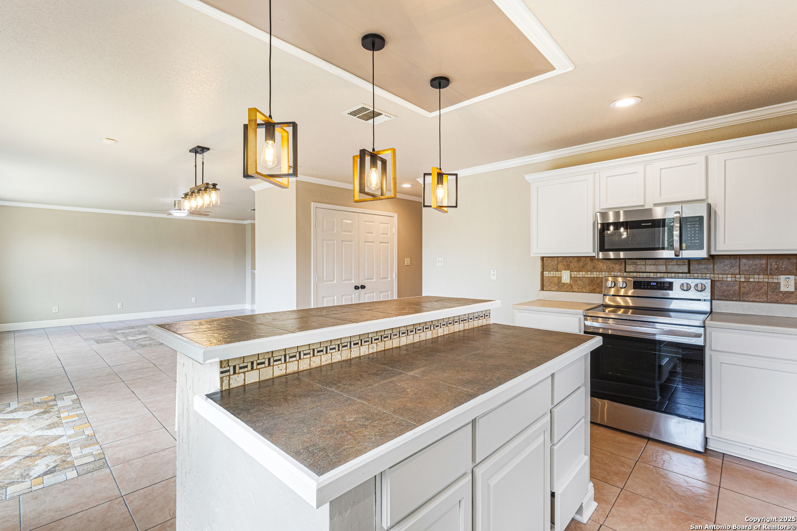 property viewer photo 6