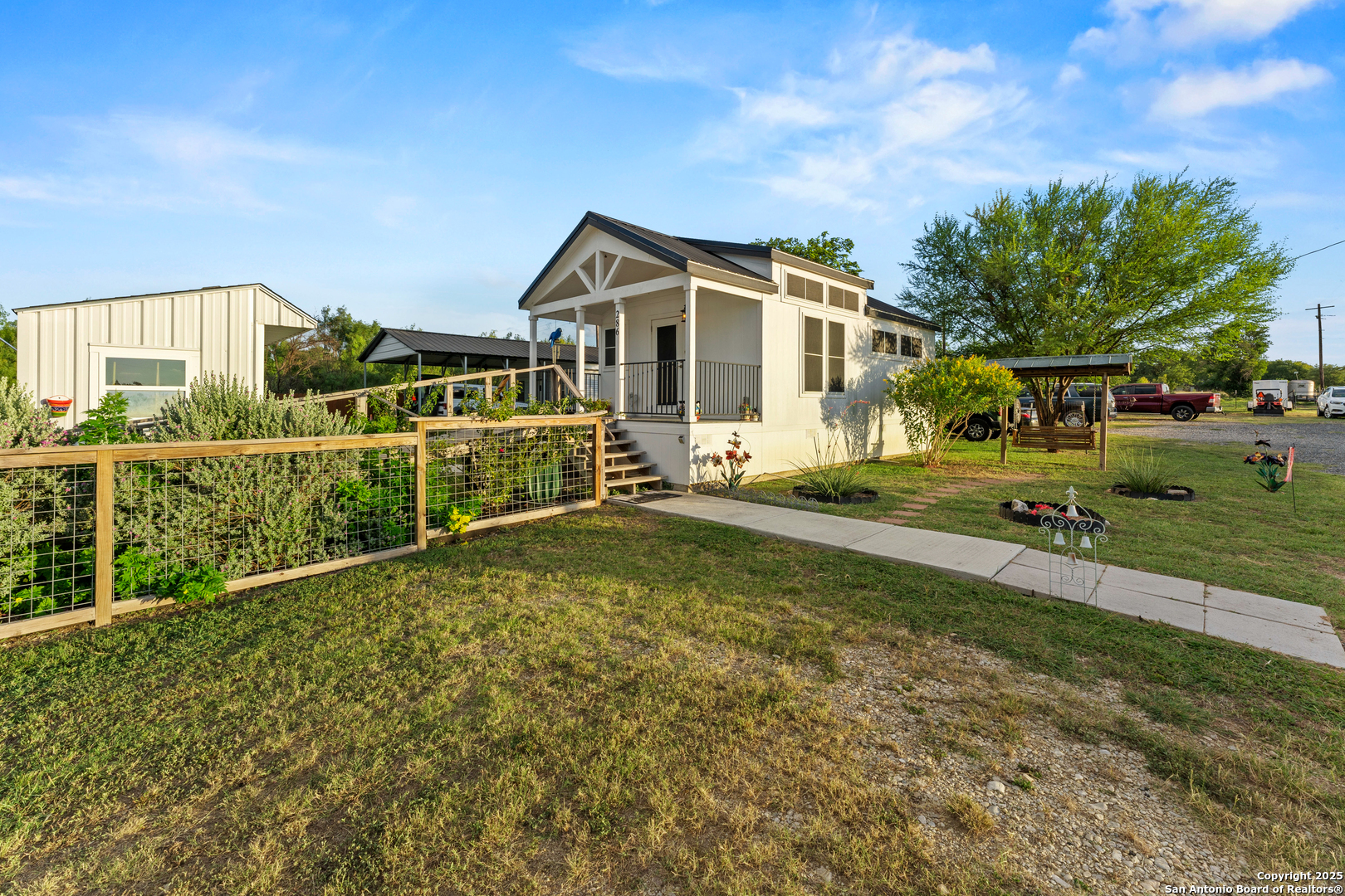 main property photo 17