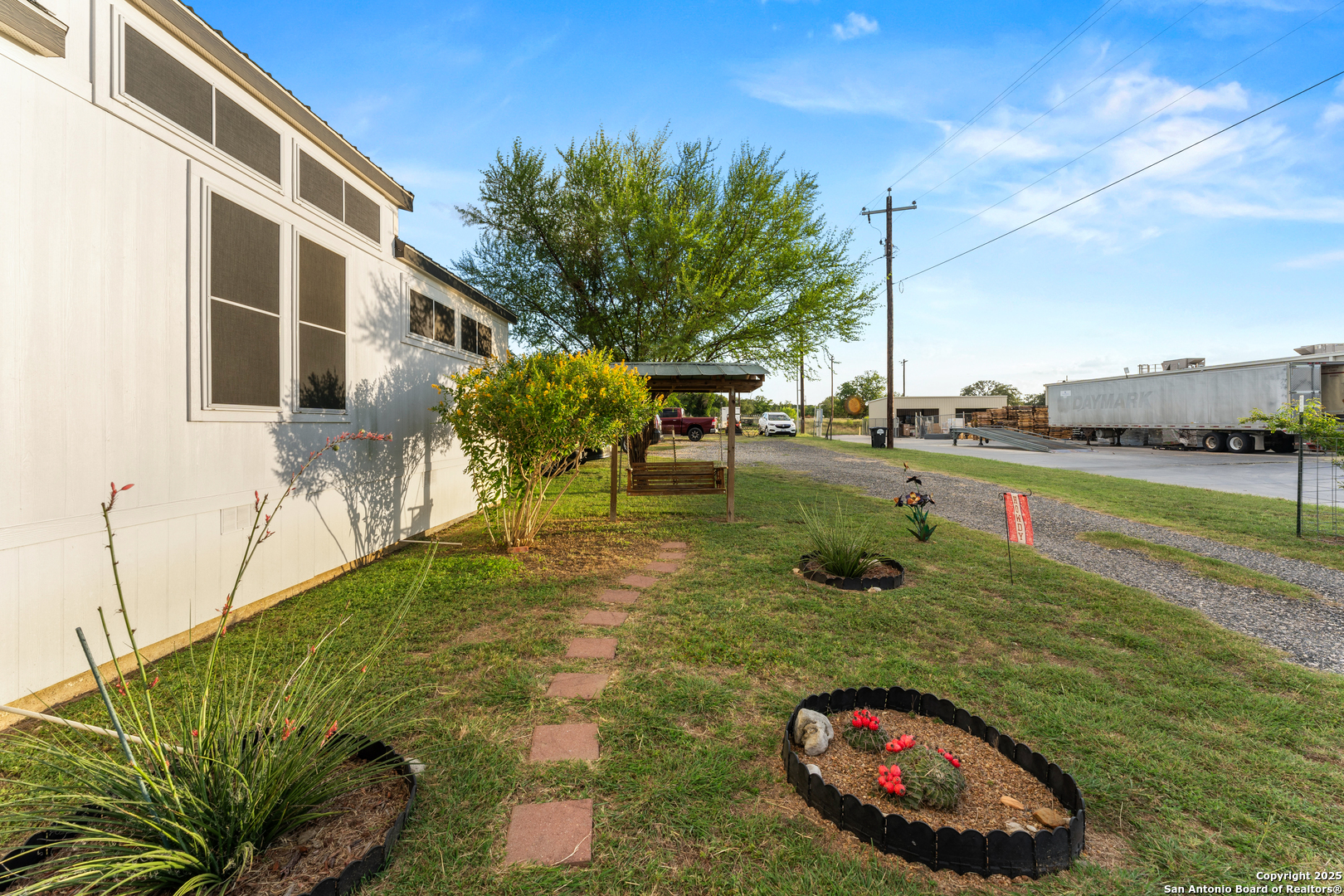 main property photo 18