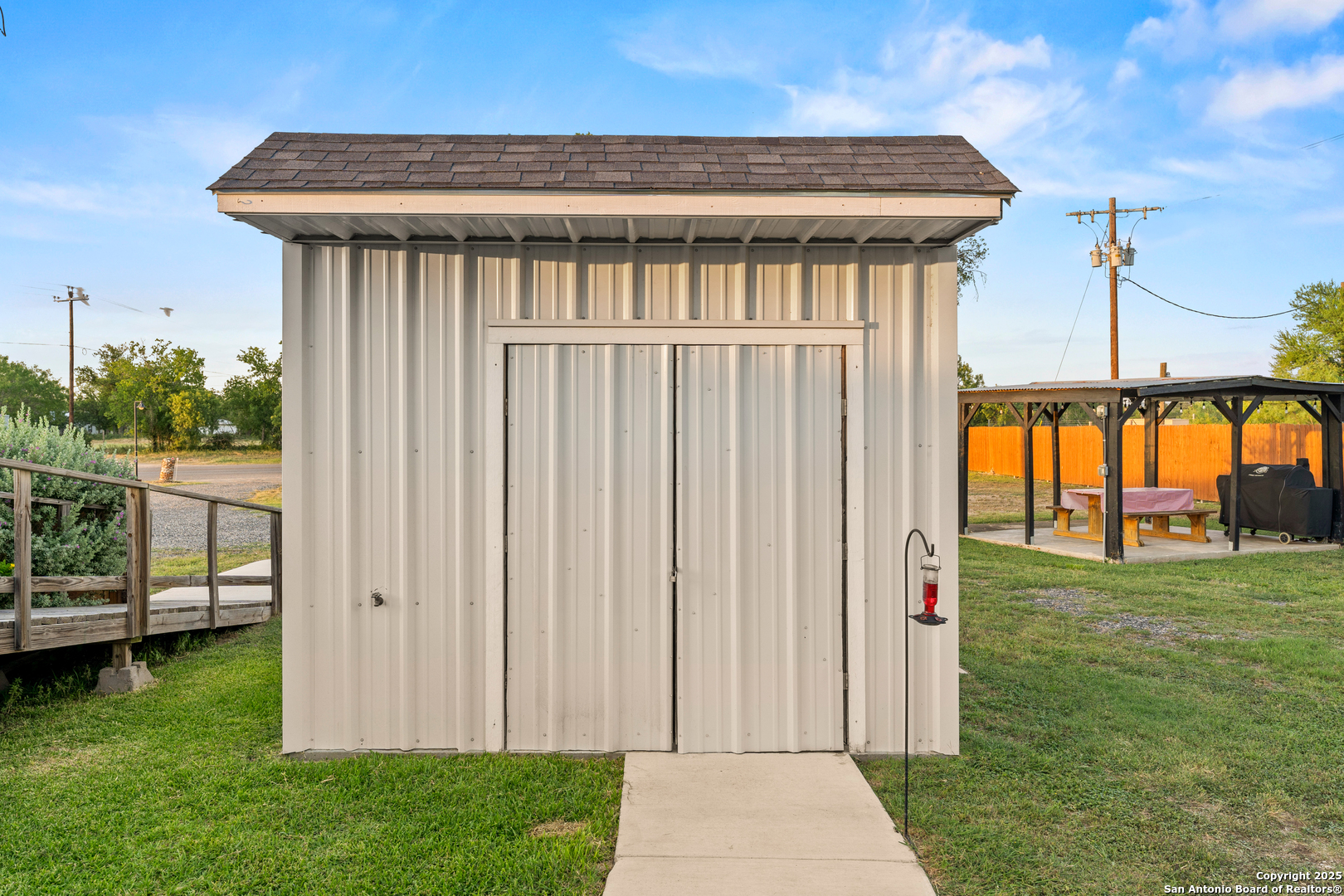 main property photo 21