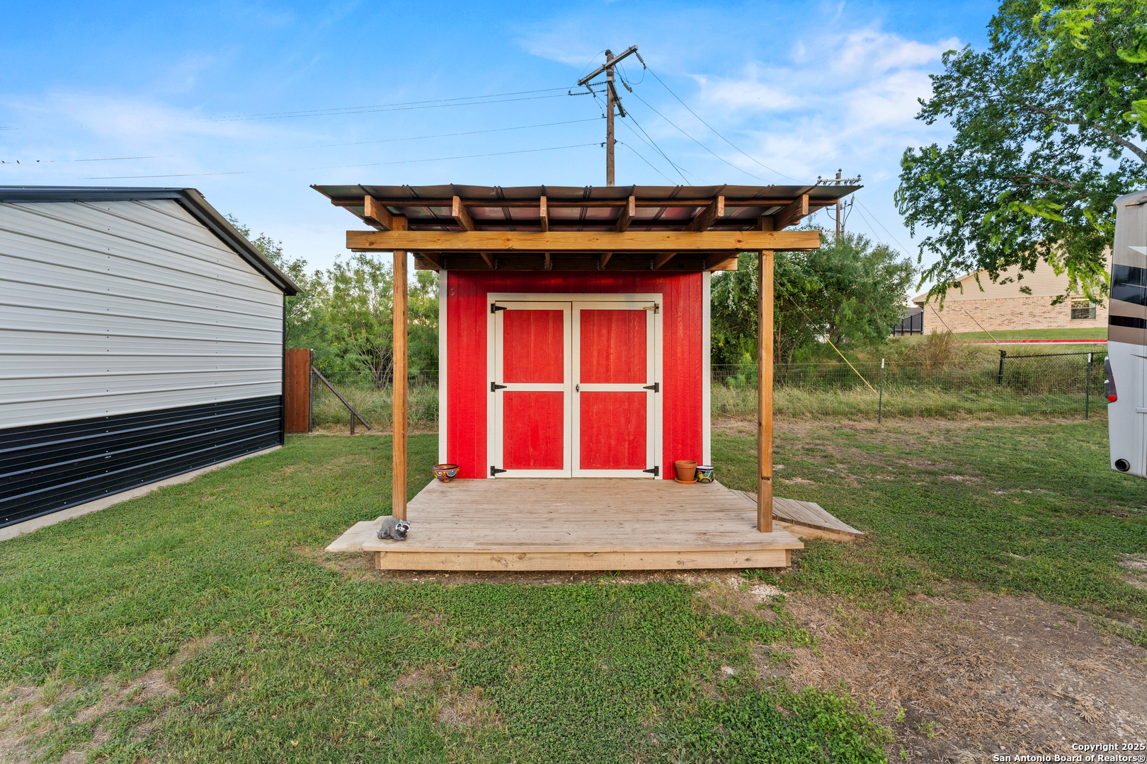 main property photo 23