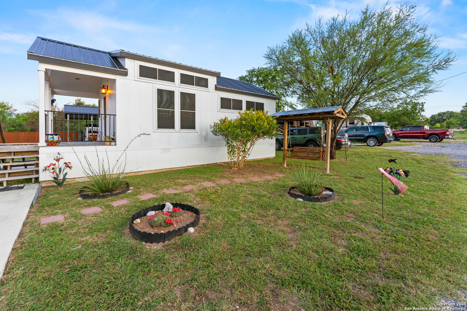 main property photo 36
