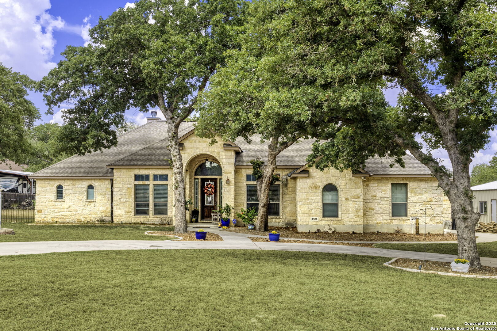 main property photo 10