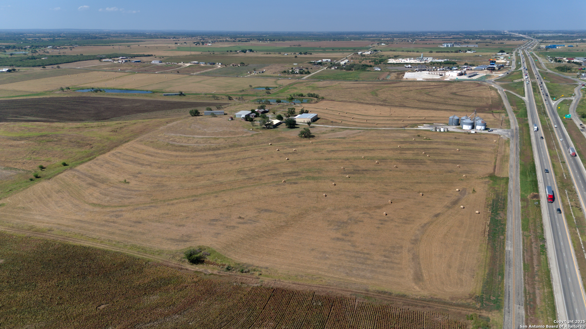 main property photo 16