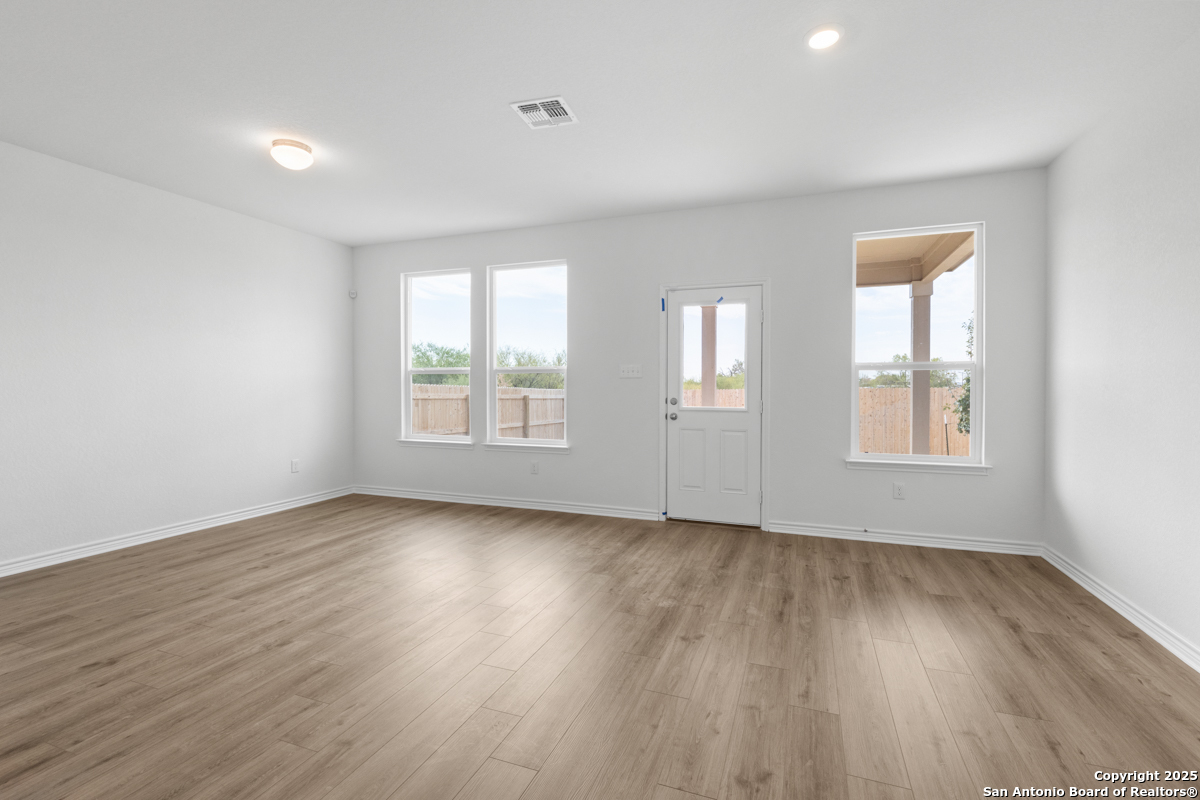 property viewer photo 5