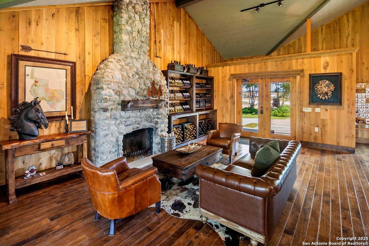 main property photo 29