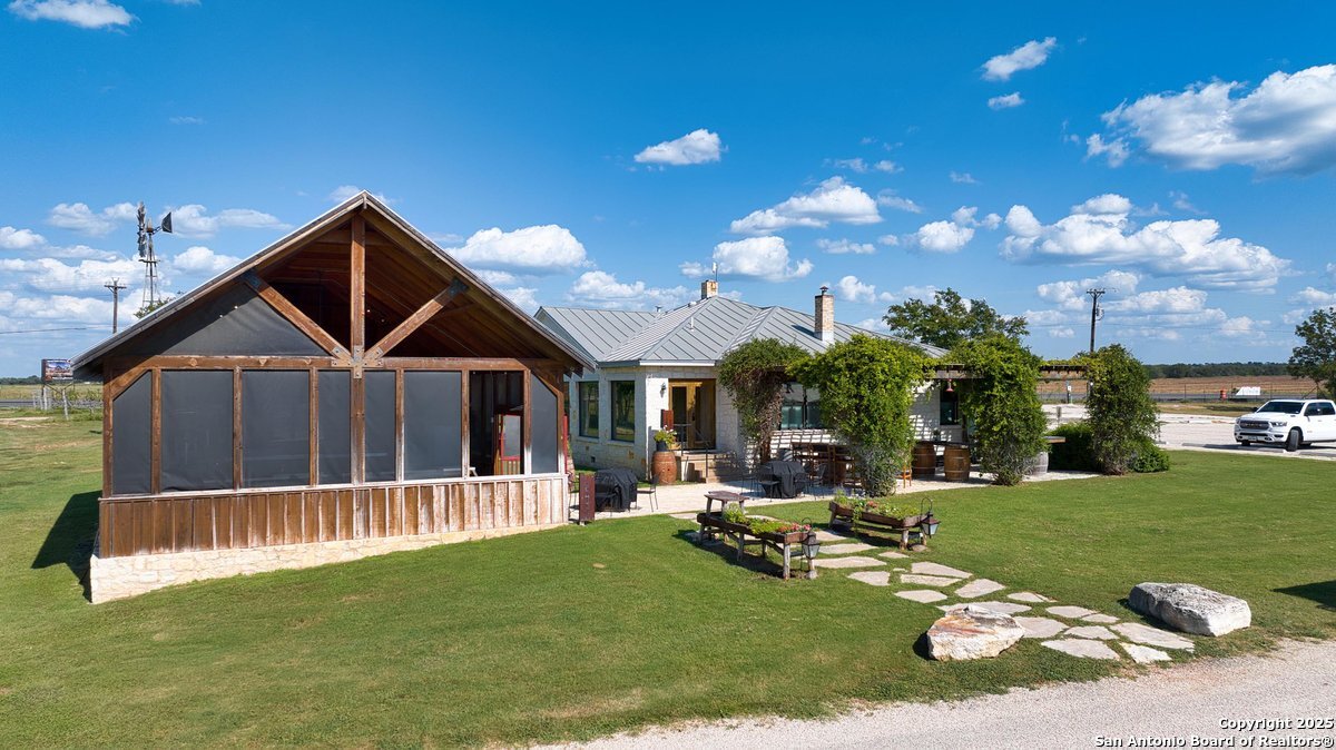 main property photo 6