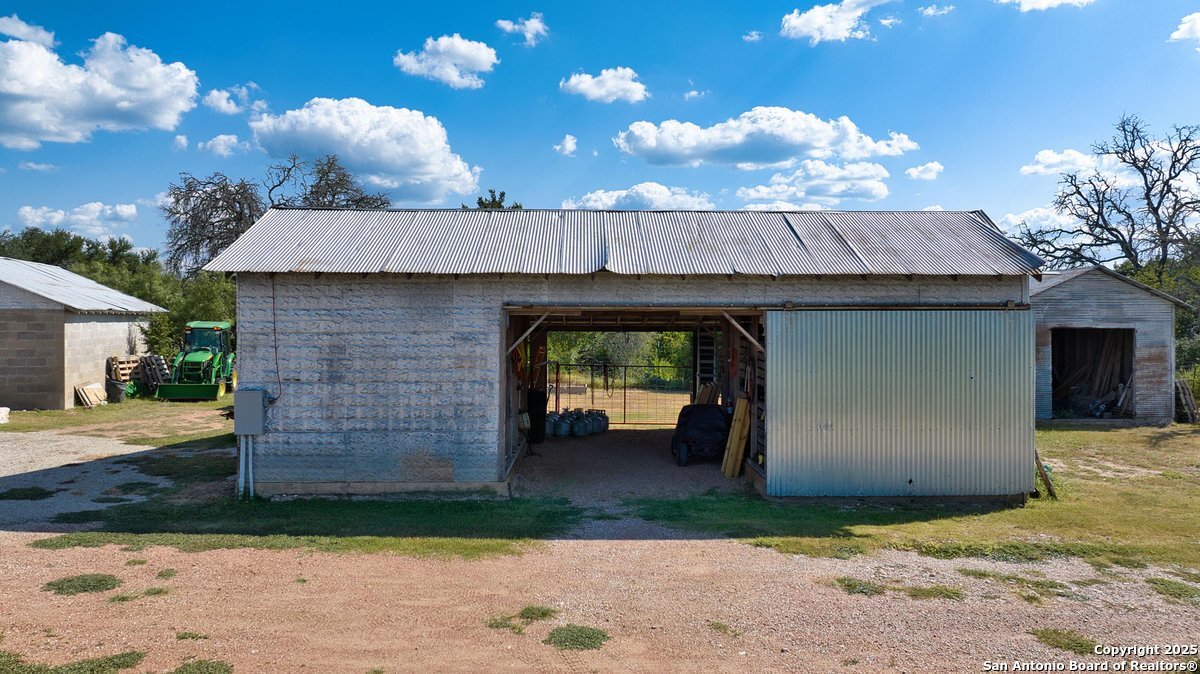 main property photo 9