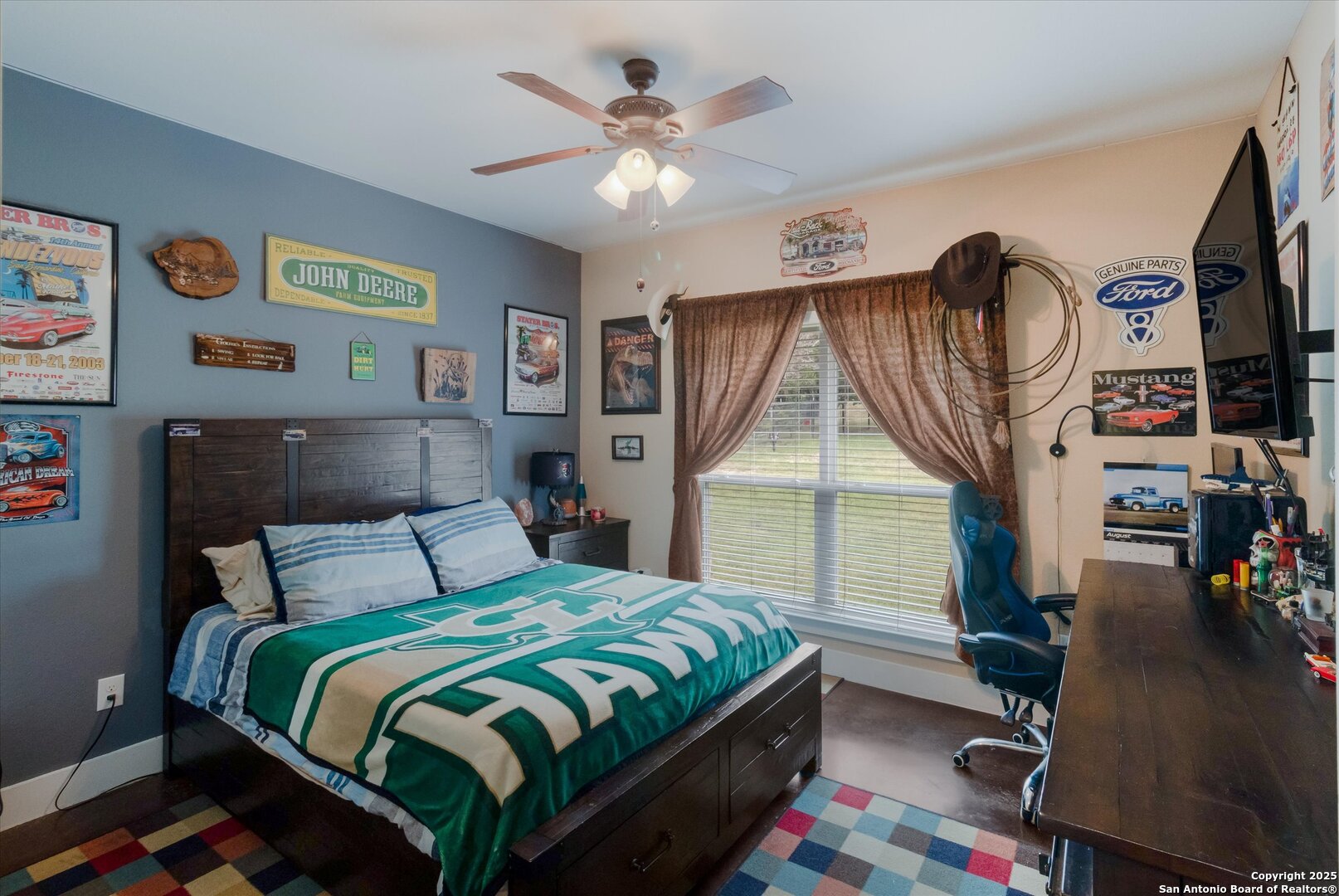 main property photo 14