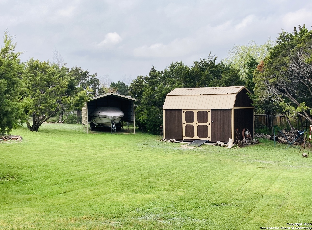 main property photo 28