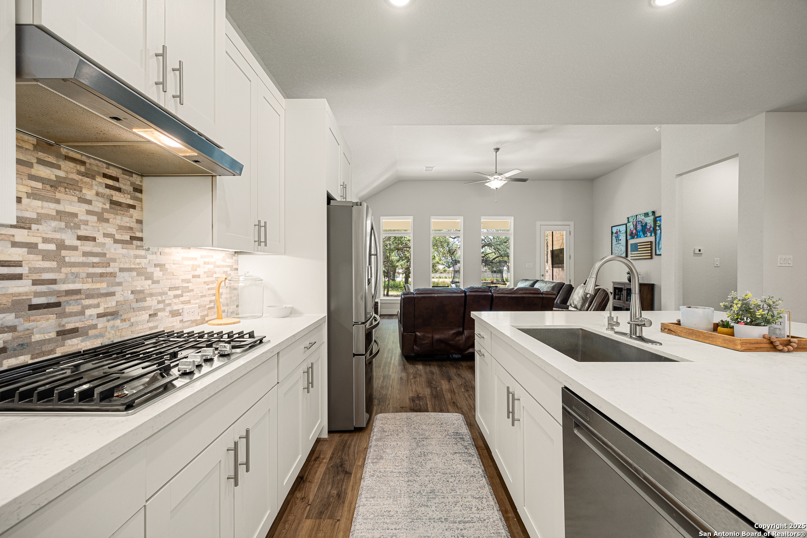 property viewer photo 10