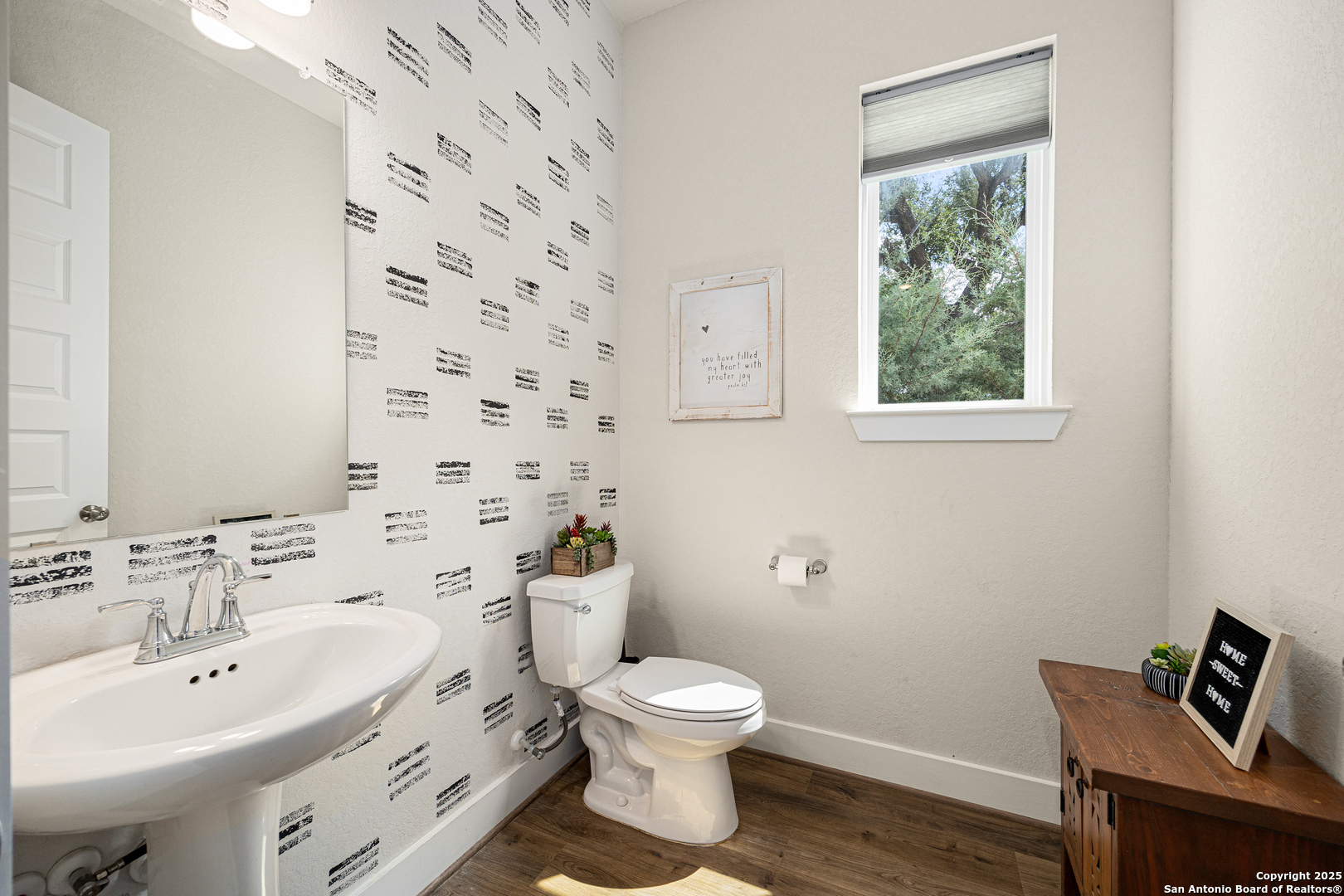 property viewer photo 15