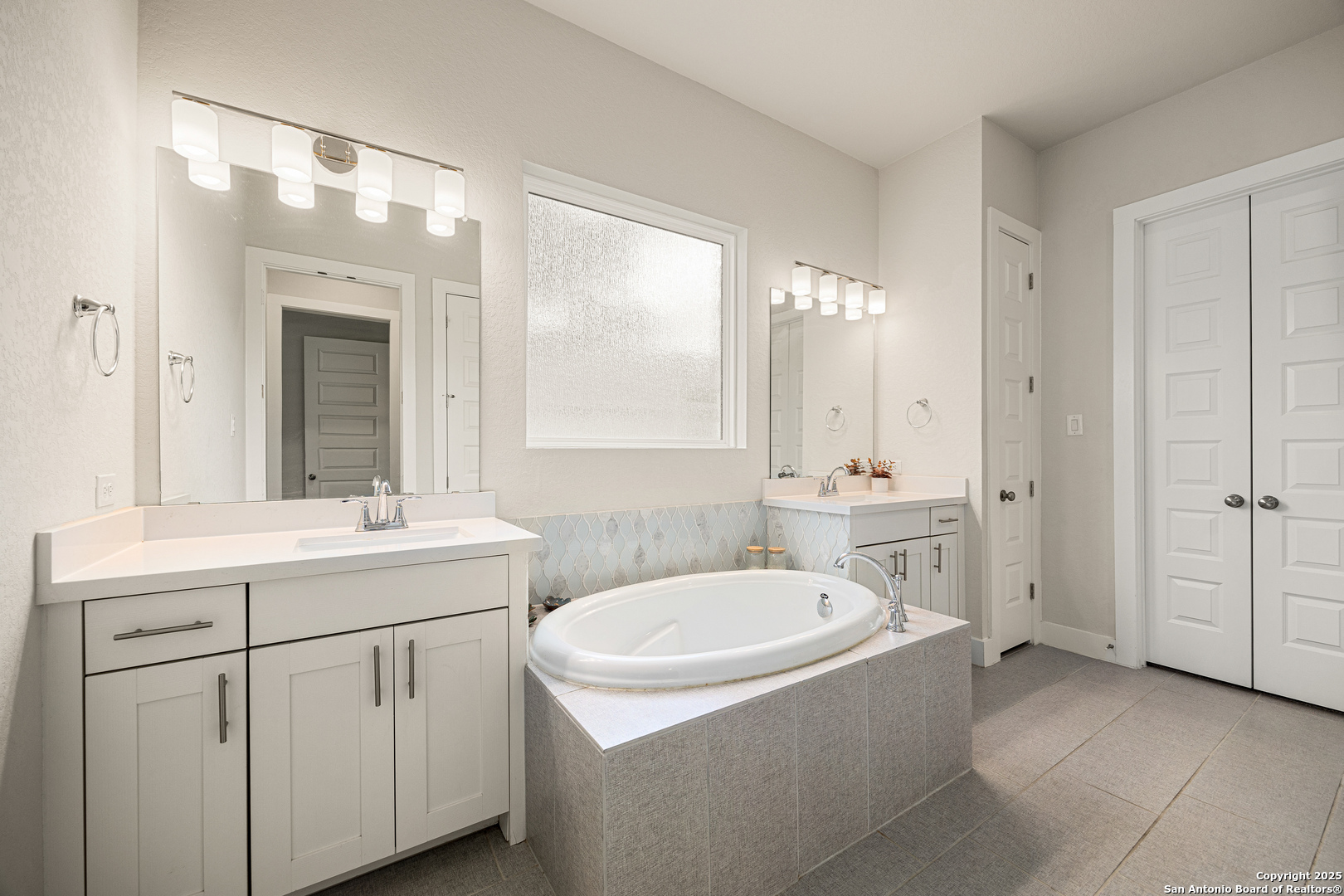 property viewer photo 18