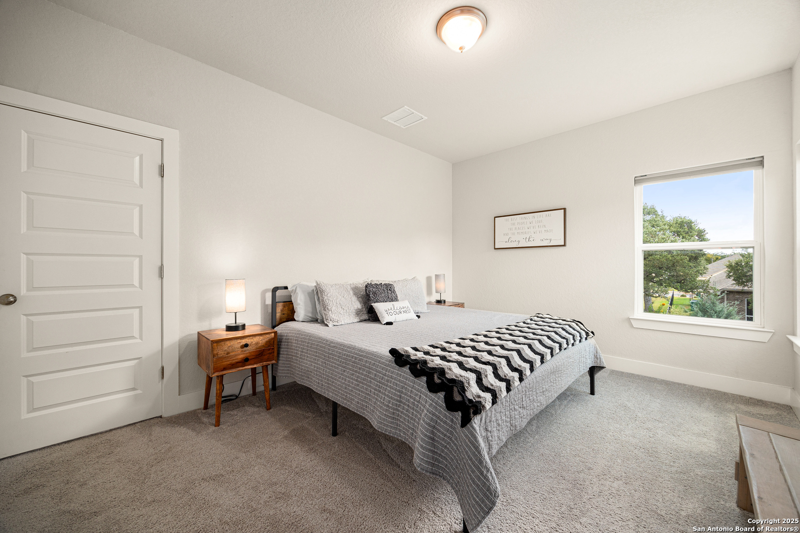 property viewer photo 24