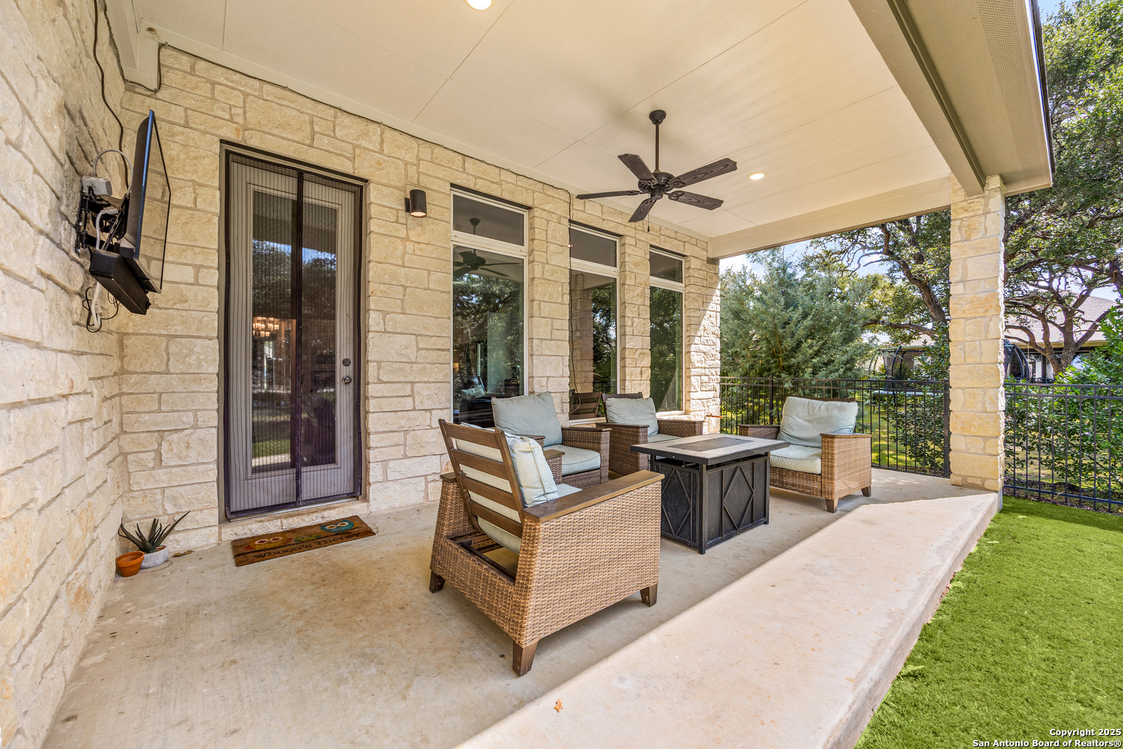 property viewer photo 35