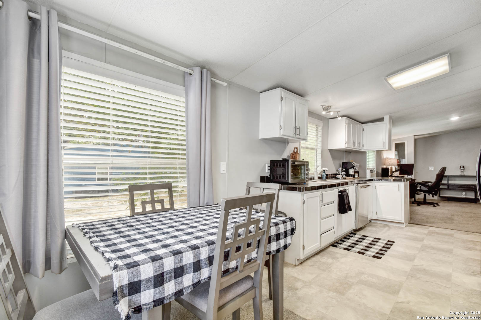 property viewer photo 19