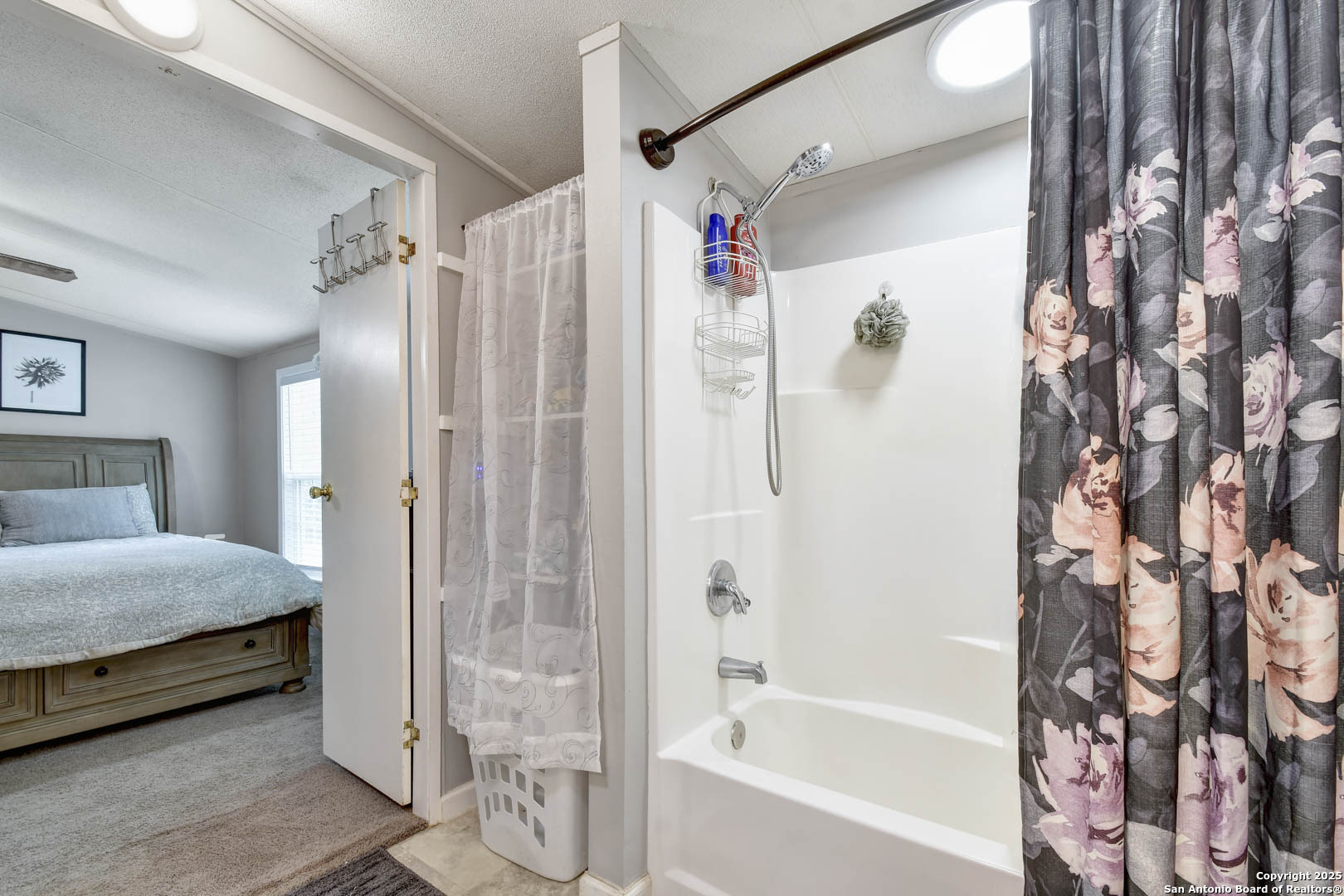property viewer photo 24