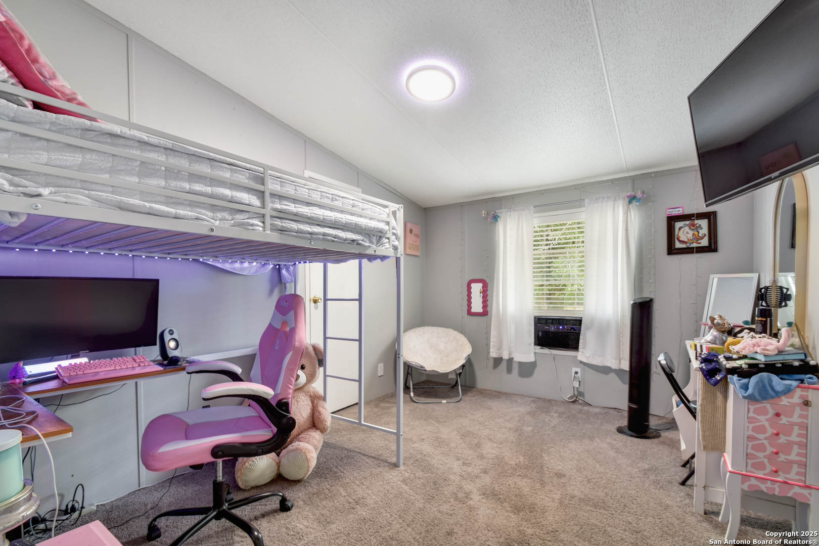 property viewer photo 25