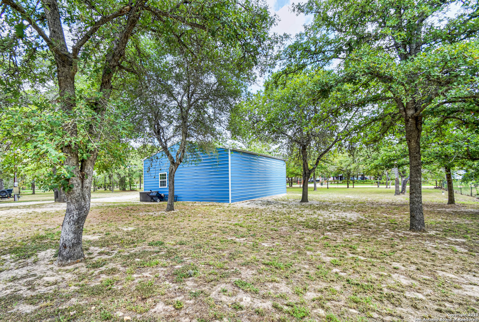property viewer photo 3