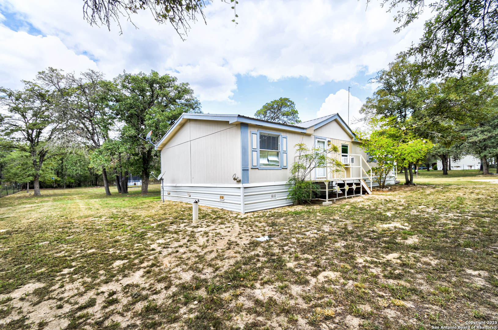 property viewer photo 9