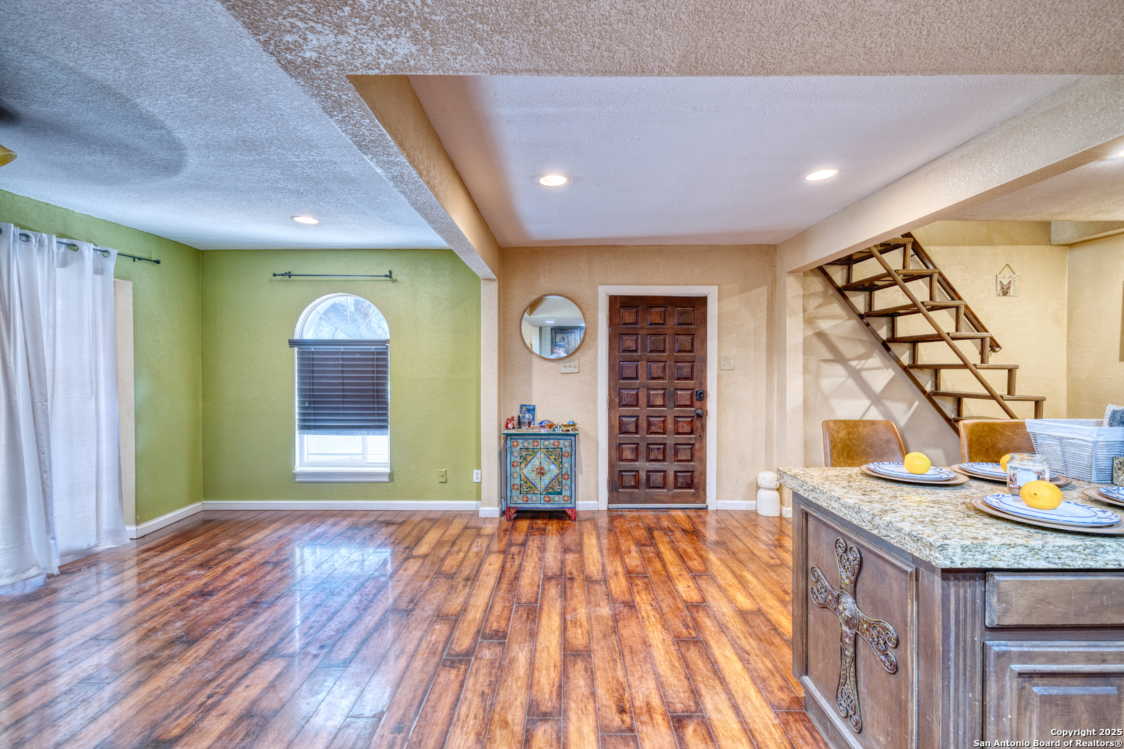 main property photo 9