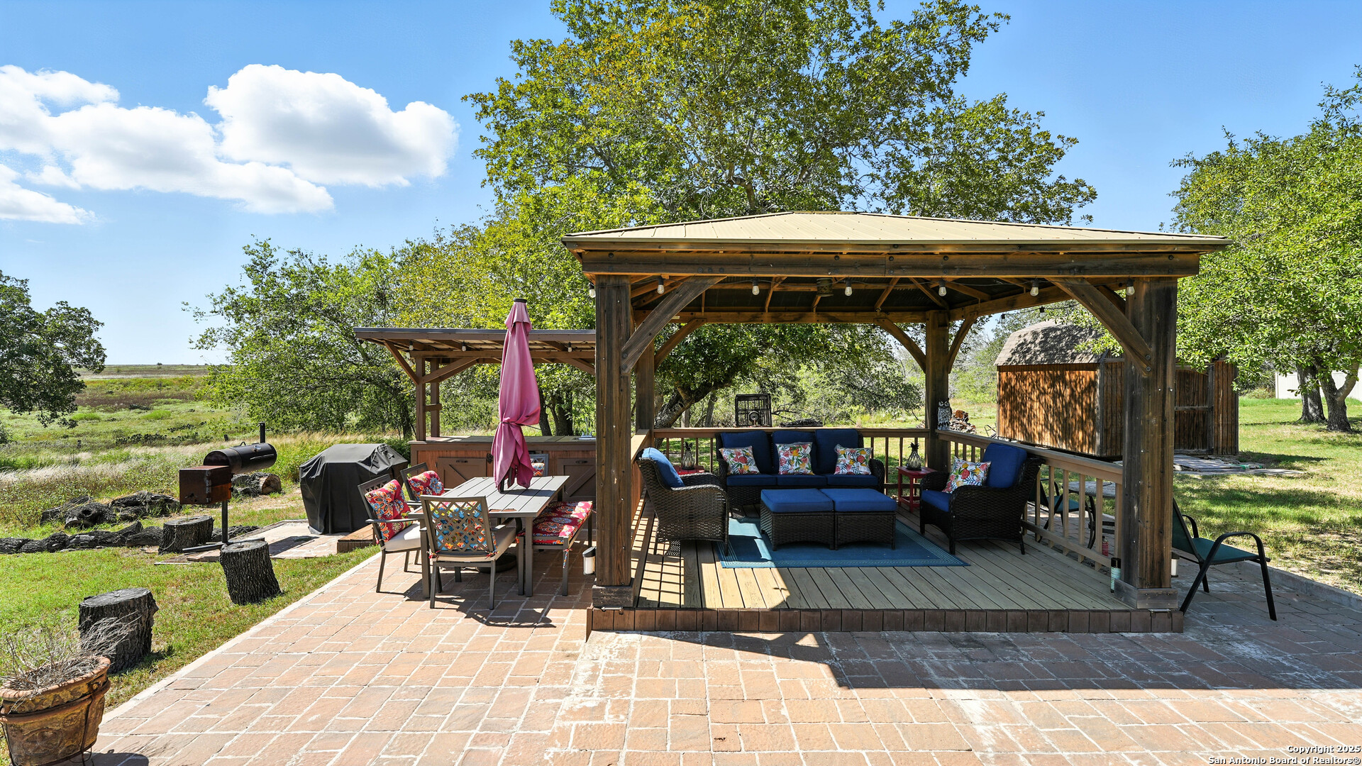 main property photo 6
