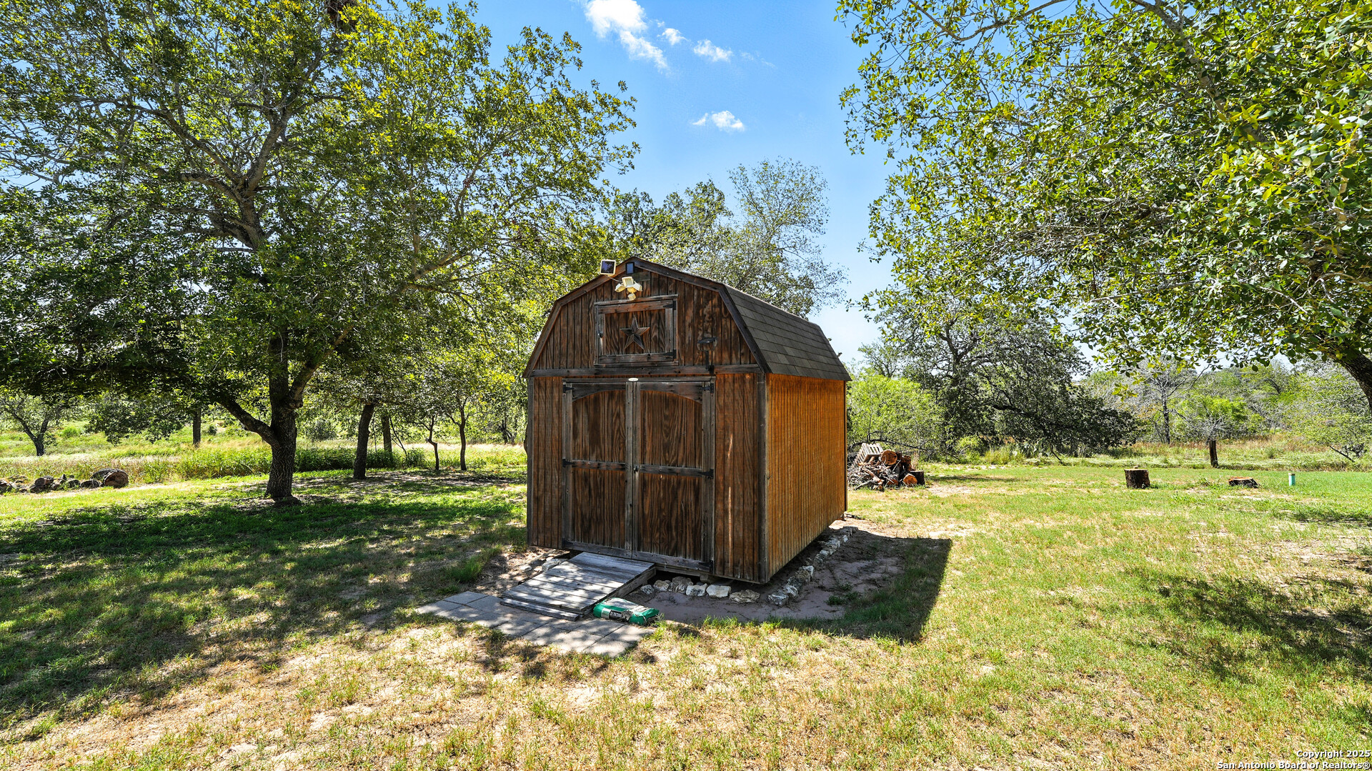 main property photo 8