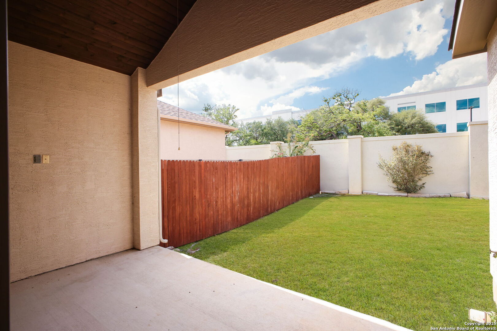 main property photo 32