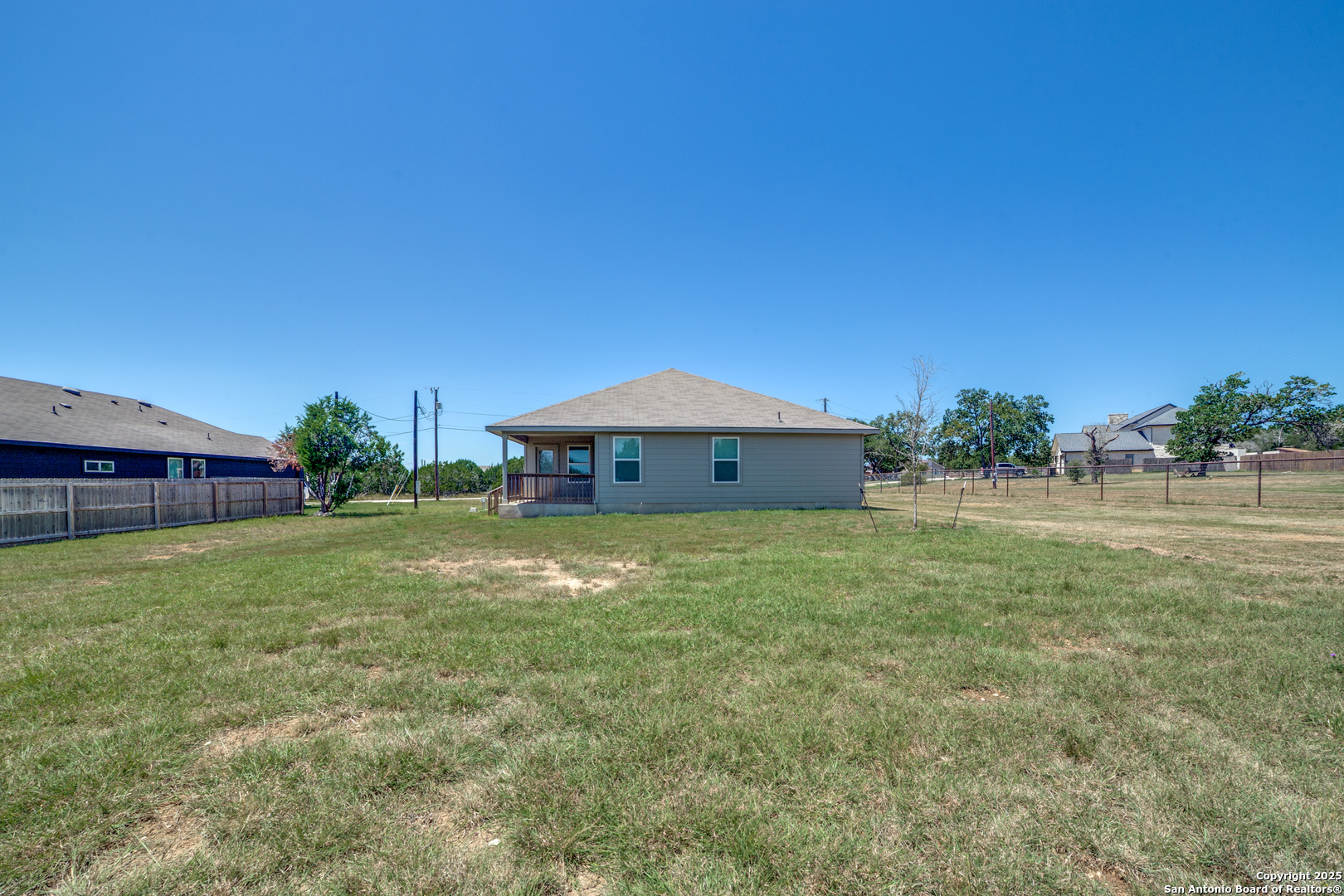 main property photo 27