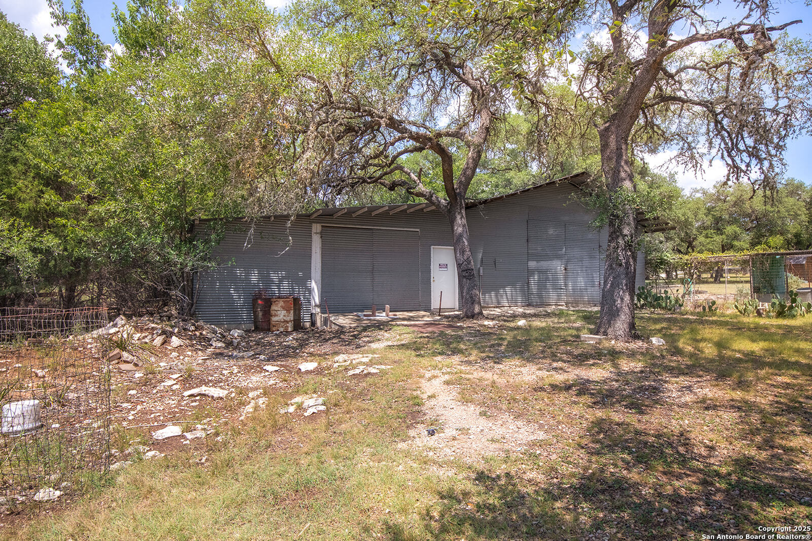 main property photo 4