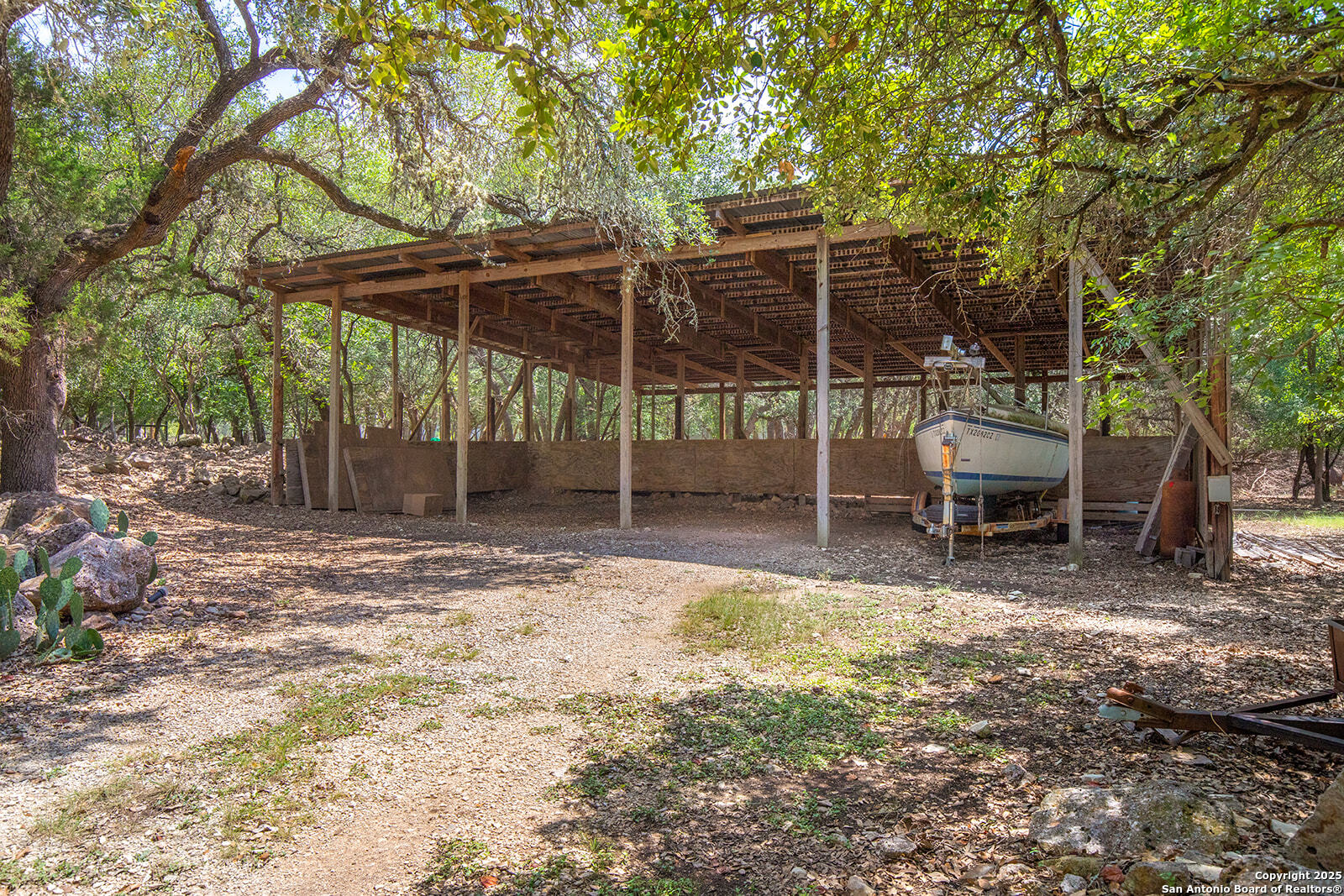 main property photo 5