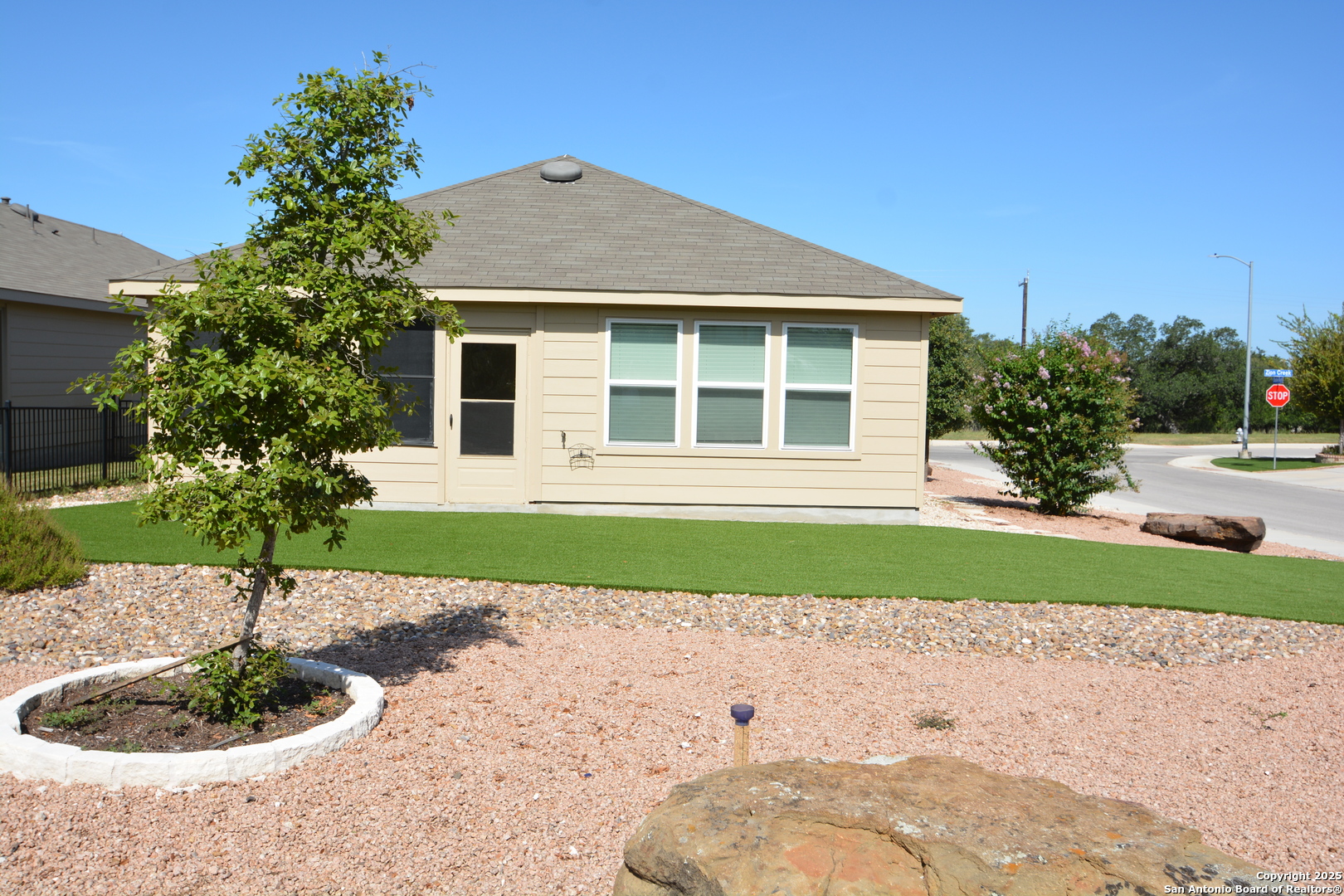 main property photo 16