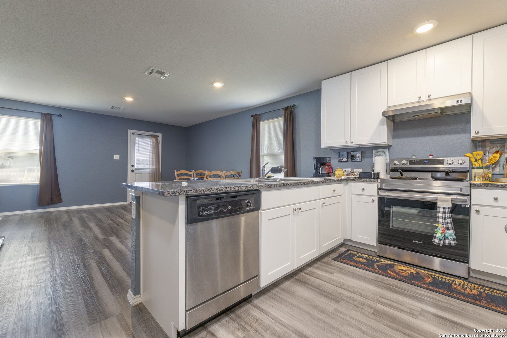 property viewer photo 10