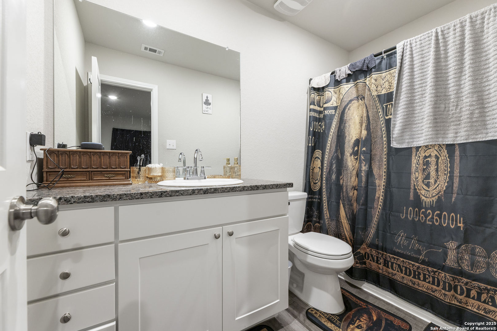 property viewer photo 15