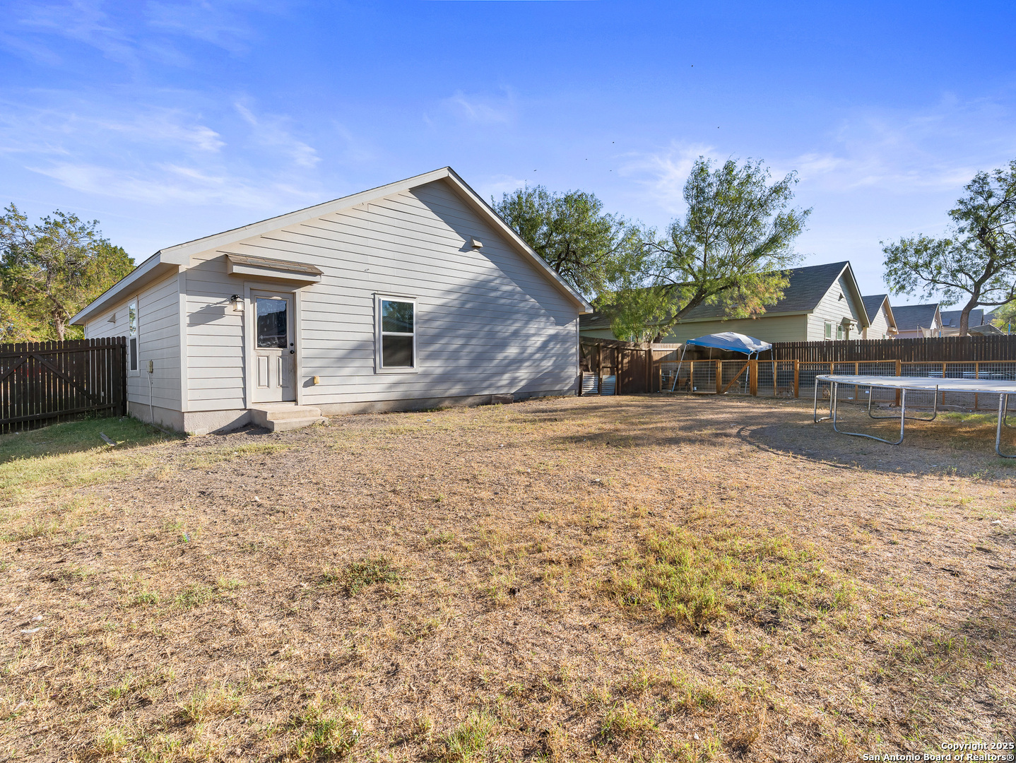 property viewer photo 25