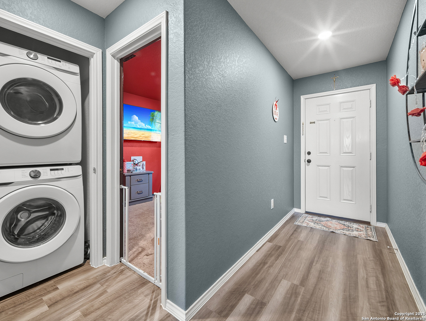 property viewer photo 6