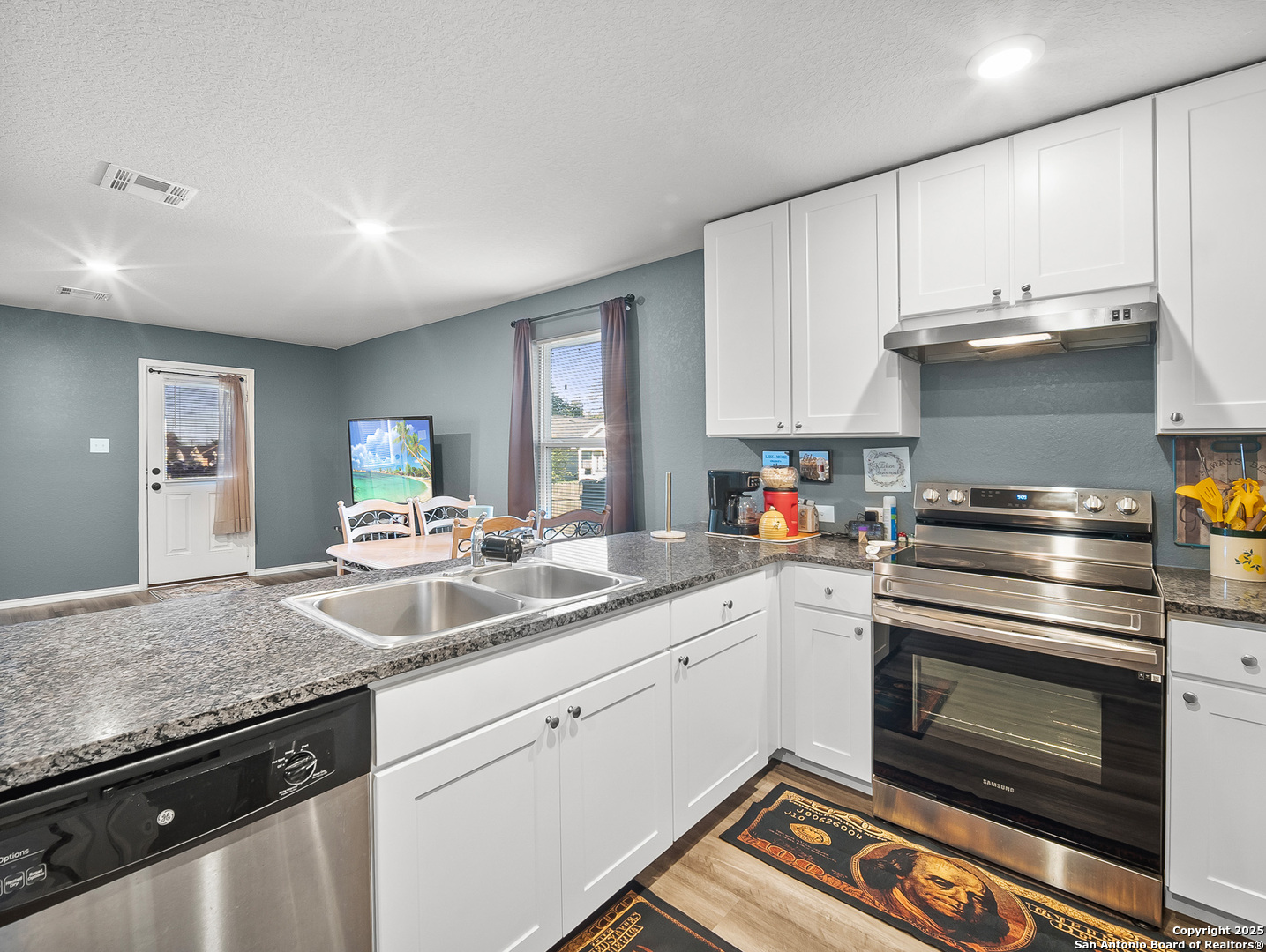 property viewer photo 8