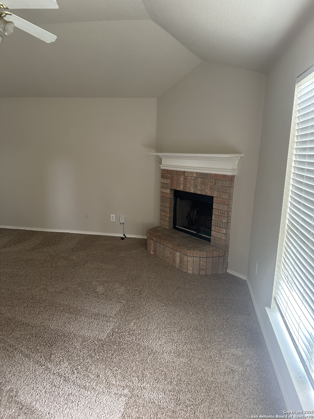 property viewer photo 2