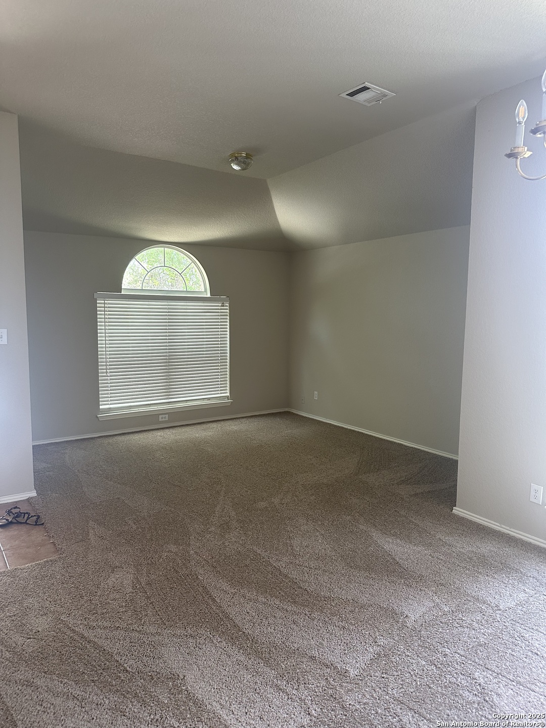 property viewer photo 4