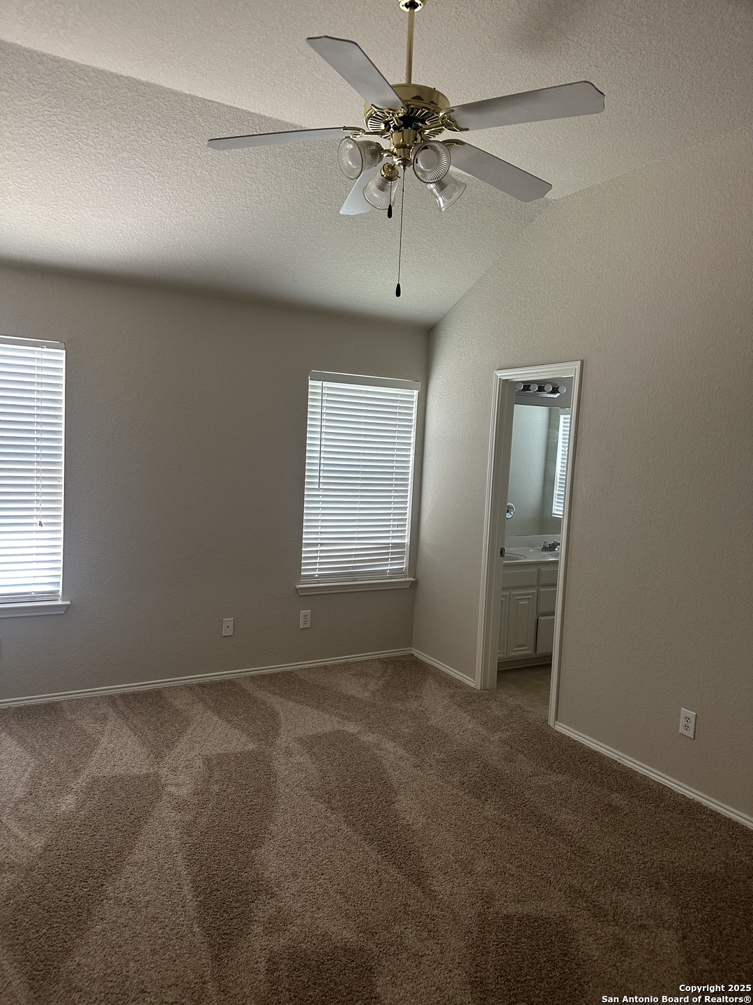 property viewer photo 6