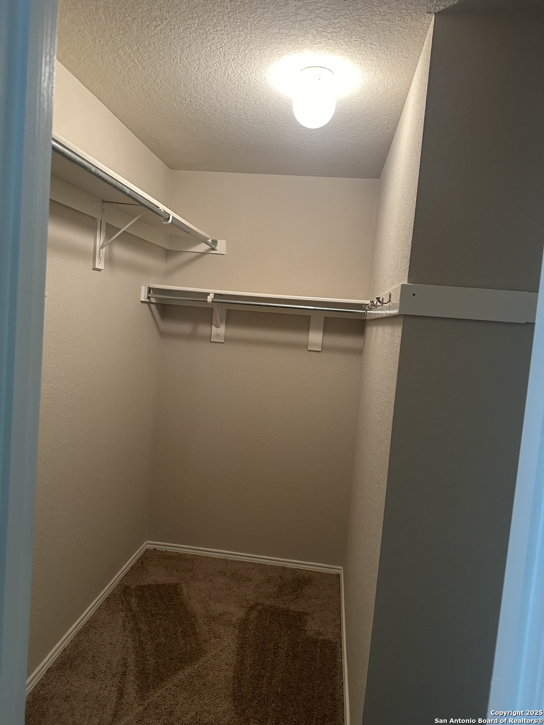 property viewer photo 7