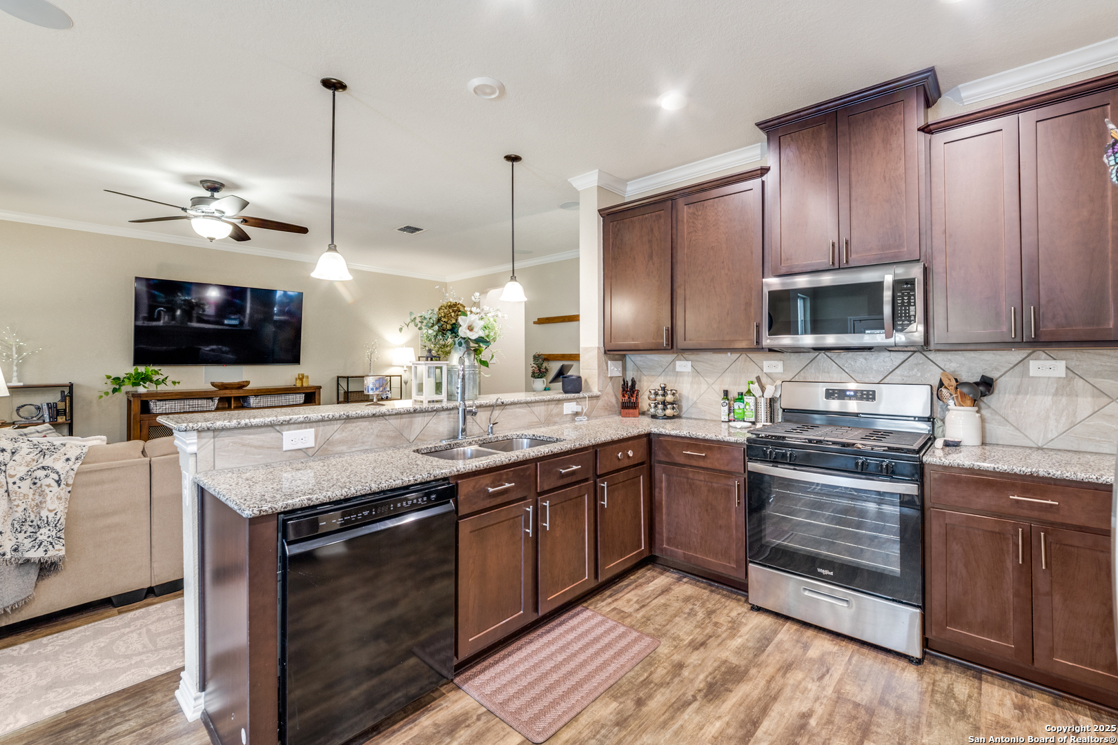 property viewer photo 11