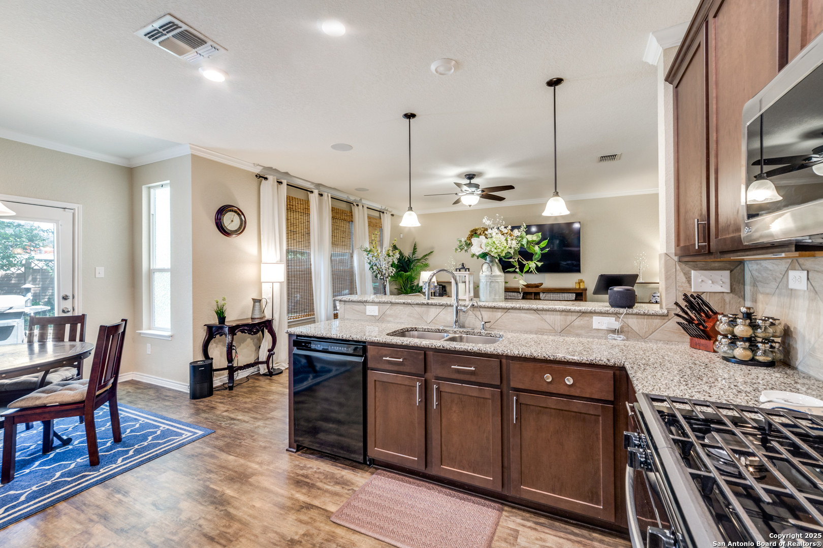 property viewer photo 12