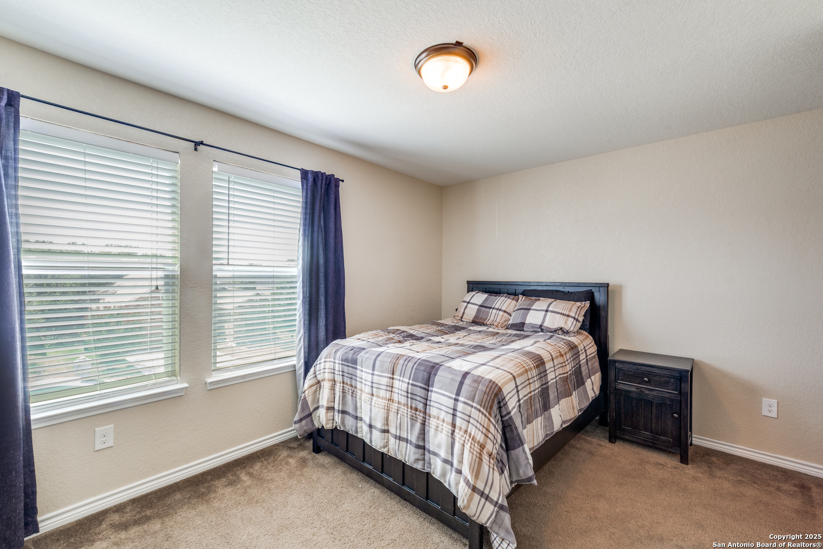 property viewer photo 18