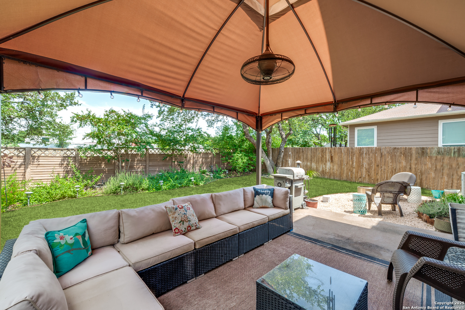 property viewer photo 24