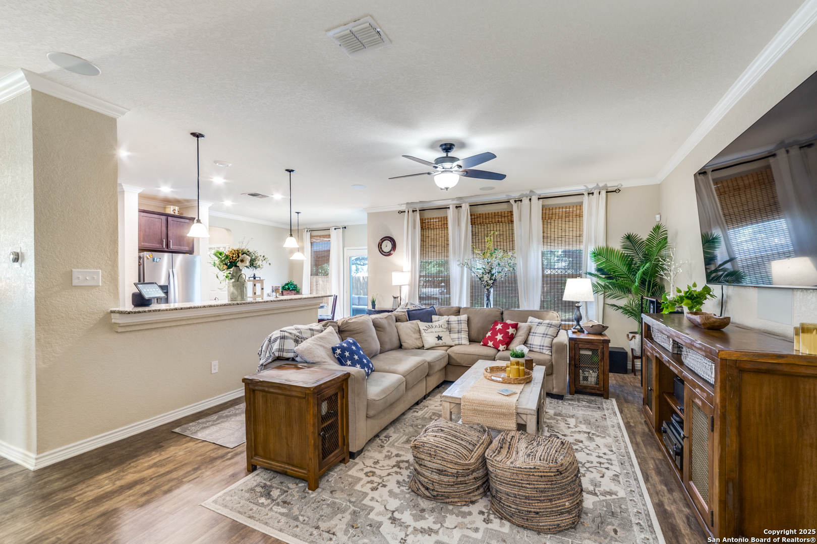 property viewer photo 6