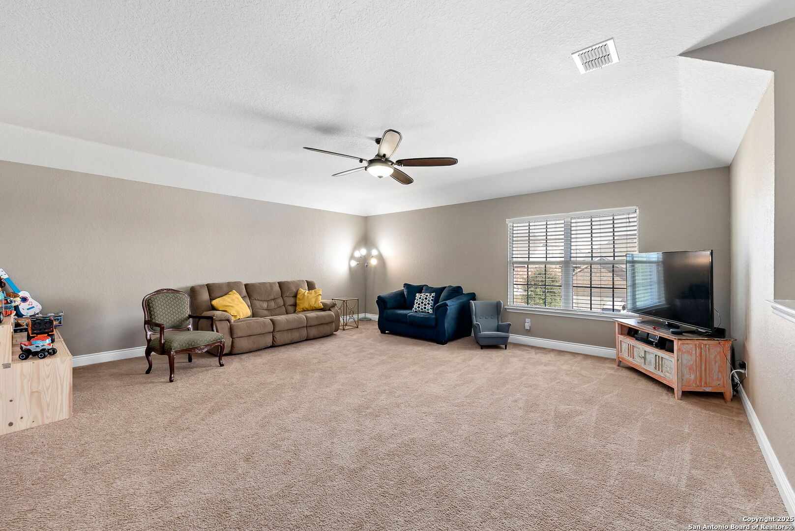 property viewer photo 10
