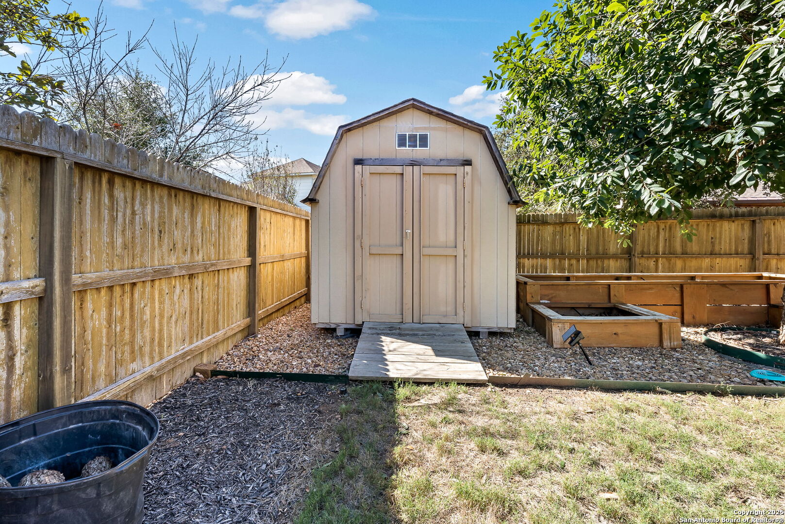property viewer photo 20